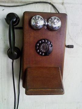 Telefono de MAGNETO principio siglo 20, 1905 Marca Ericsson, INGLES