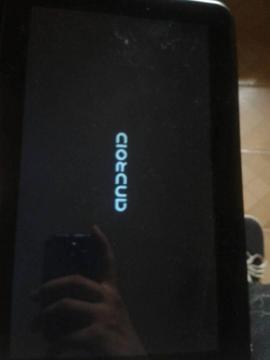 Tablet Elitech se queda en el Logo