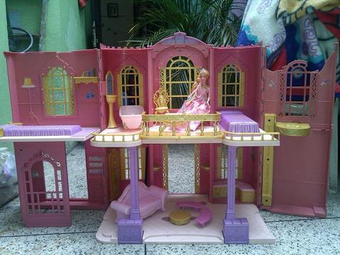 castillo de princesas enorme ideal para barbies Remato!!!