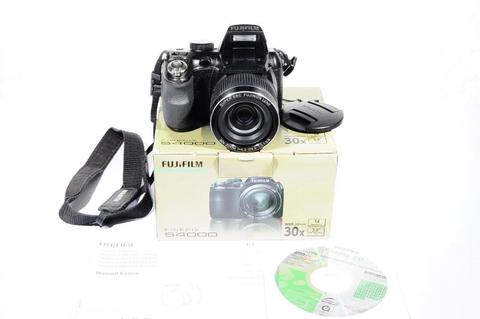Camara Profesional Digital Fujifilm S4000 14mpx video Hd como nueva