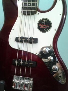 Jazz Bass Fender Squier Max158 Peavey