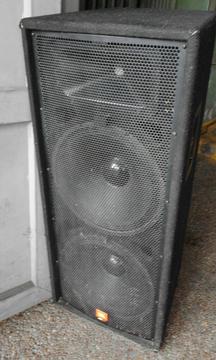 Vendo Corneta Jbl Jrx100