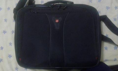 vendo maletin porta laptop info al 04246462032