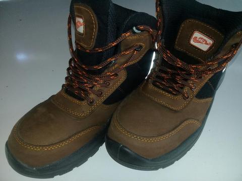 Botas Saga Talla 42