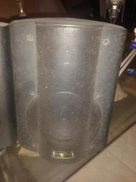 Vendo Cornetas Sound Tech 2 Via