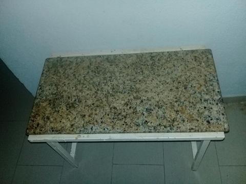 Mesa con Tope de Granito 80×40