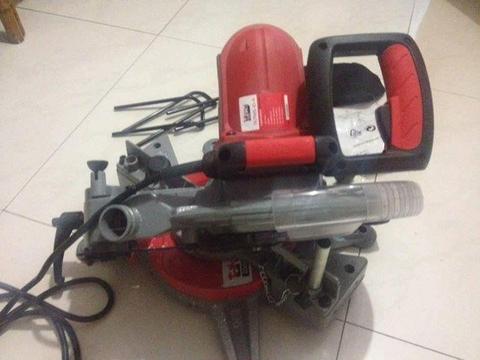 Sierra Ingleteadora Takima Tkpms10a VIDRIOS/ALUMINIO Y MAS