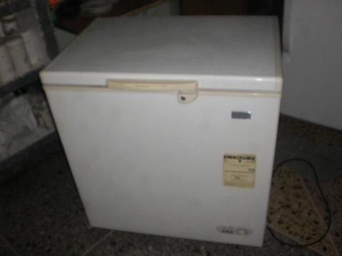 VENDO FREEZER FRIGIDAIRE DE 210 LITROS, Casi nuevo !!