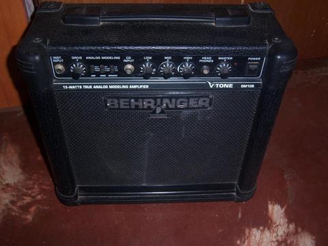 PLanta Amplificador Behringer para guitarra Electrica