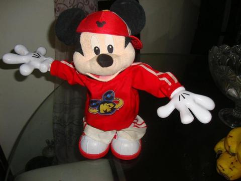 Mickey Mouse Break Dance