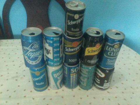 Se vende 11 latas de soda de colección ,,antigua,, vacías