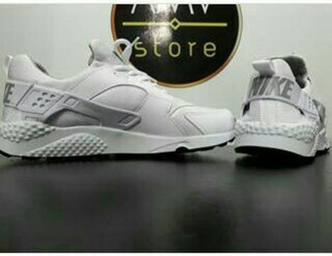 Botas Nike Huarache White