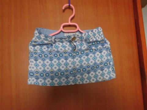 mini falda para niña EPK usada en buen estado talla 5