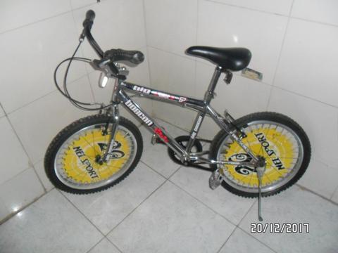 Bicicleta BMX BIG BOSCAN Rin 20 en perfecto estado casi nueva