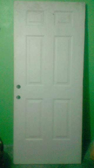 Puerta nueva de madera, en color blanco, multilock blanca de madera enchapada de meta