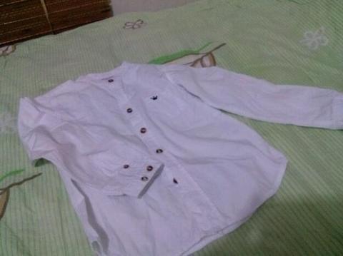 Vendo pantalón y camisa marca epk talla 6 poco uso.