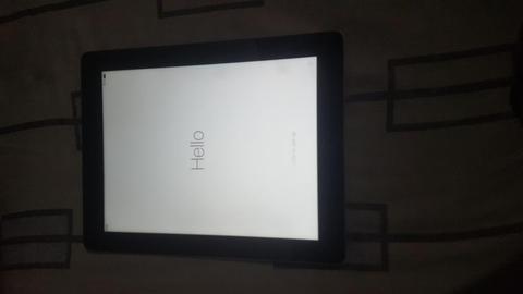 Tablet iPad 3 con cable original y forro protector. PARA REPUESTO