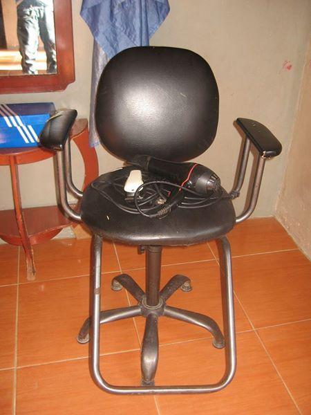 Maquina de afeitar watt original. vendo con silla y secador de cabello