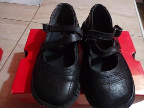 zapatos usados colegiales talla 26 KICKERS