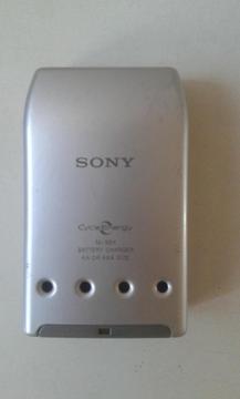 Cargador SONY de baterias AA/AAA