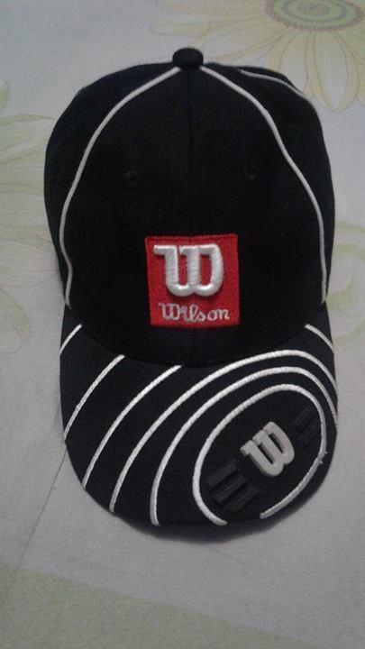gorra deportiva negra wilson