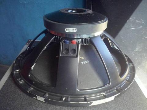 bajos rcf p300 precision 2000w