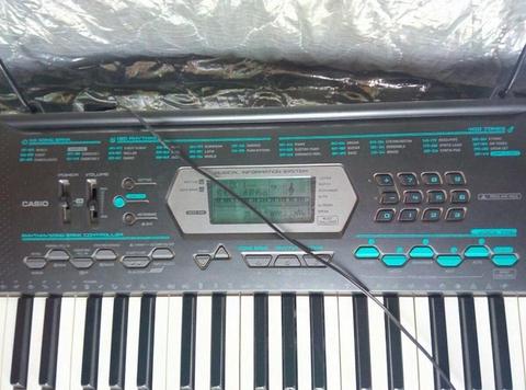 VENDO O CAMBIO TECLADO CASIO CTK2100. USADOSOLO DOS VECES