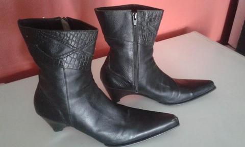 BOTAS DE CUERO COLOMBIANO MARCA FIDENCI