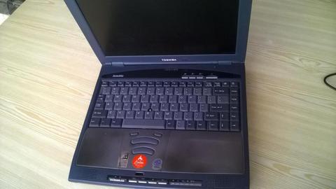 Laptop Toshiba Para Repuesto por partes o completa