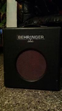 Amplificador De Bajo Behringer Thunderbird Bx108