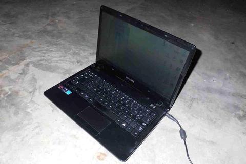 Laptop Samsung Serie 3 Buen estado