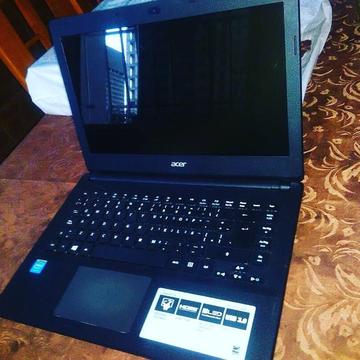 Lapto Acer E15 4GB RAM 500GB Disco Duro Nueva