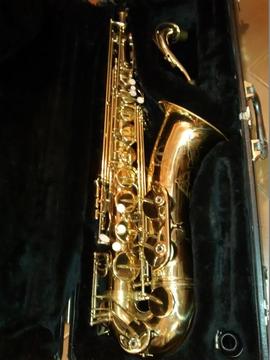 Saxofón Tenor marca Maxtone