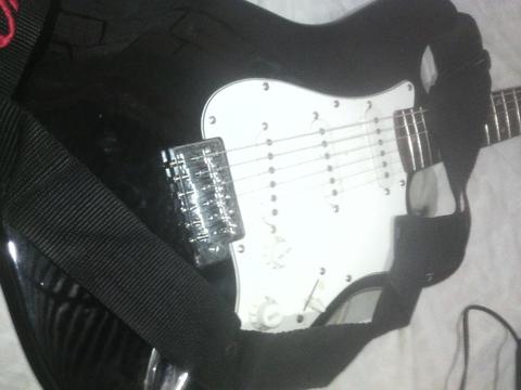 Guitarra Electrica sin Usar con Su Forro