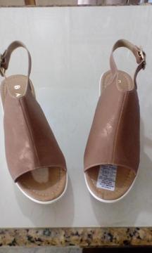 Hermosas sandalias marca Bardó, a estrenar, talla 36, color Bronce, 0412237.59.69