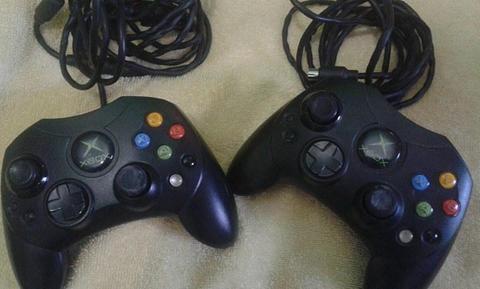 2 controles de XBOX CLASICO Aprovechaa