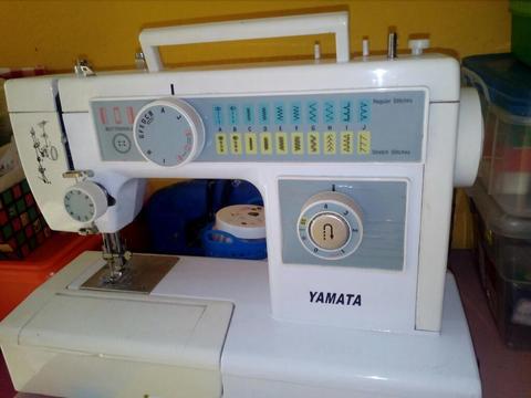 Vendo Maquina de Cocer, Marca Yamata