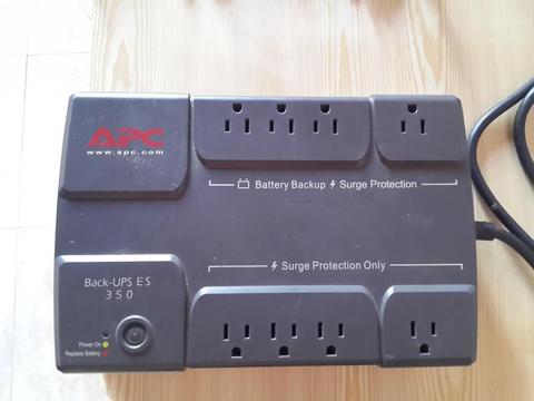 Regleta Regulador De Voltaje Apc Backups Es 350 8 Tomas en excelentes condiciones