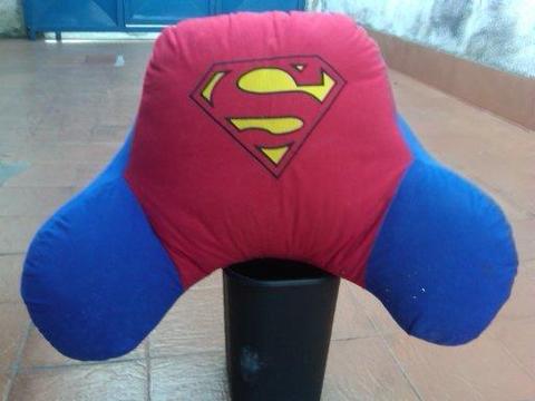 almohadón super man