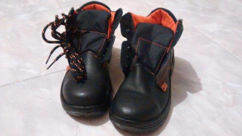 BOTAS DE SEGURIDAD TALLA 37 N/C