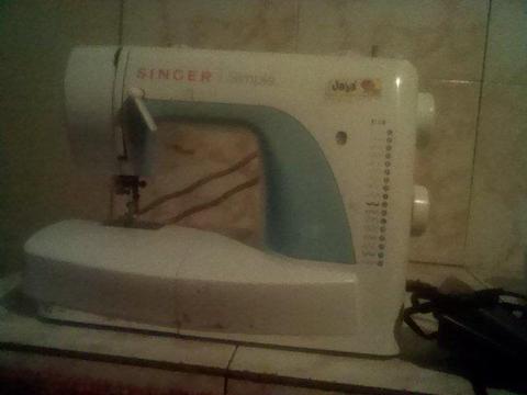 vendo maquina de coser singer simple