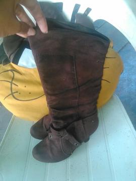 Botas