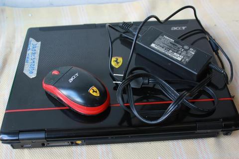 Vendo Laptop Acer Ferrari 5000