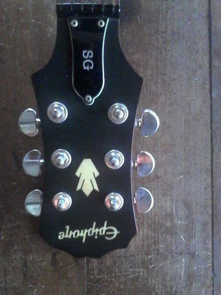 Guitarra Epiphone SG G400 Pro modelo 1966