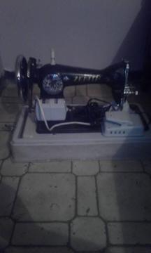 maquina de coser marca zenita poco uso