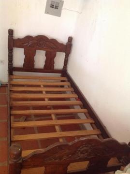 tallada en madera individual hermosa cama