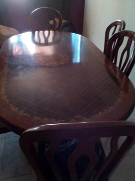 comedor. poco tiempo de uso