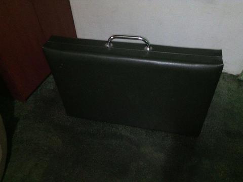 Camilla para masajes o tatuajes portatil