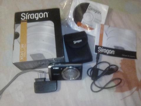 camara digital siragon y bolso colombiano