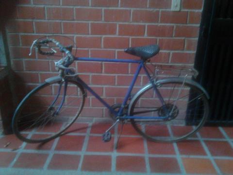 VENDO BICICLTA SEMI DE CARRERAUNA RELIQUIA 60 MIL